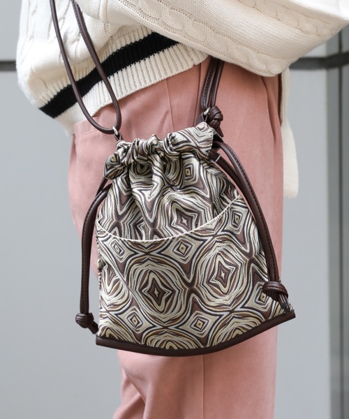 ap retro(アプレトロ)の「柄ジャガードミニ巾着ショルダーバッグ(ショルダーバッグ・レディース・ブラウン/アイボリー・FREE)」の4枚目の写真