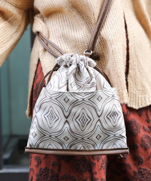 ap retro(アプレトロ)の「柄ジャガードミニ巾着ショルダーバッグ(ショルダーバッグ・レディース・ブラウン/アイボリー・FREE)」の9枚目の写真