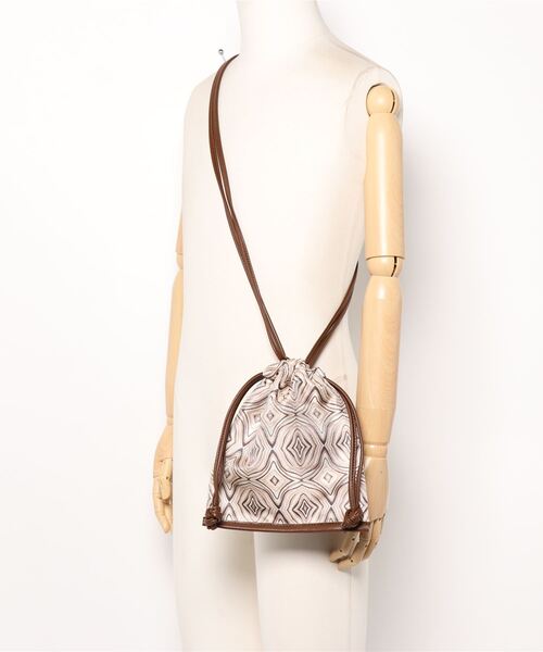 ap retro(アプレトロ)の「柄ジャガードミニ巾着ショルダーバッグ(ショルダーバッグ・レディース・ブラウン/アイボリー・FREE)」の7枚目の写真
