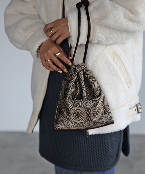 ap retro(アプレトロ)の「柄ジャガードミニ巾着ショルダーバッグ(ショルダーバッグ・レディース・ブラウン/アイボリー・FREE)」の13枚目の写真