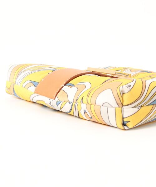 EMILIO PUCCI（エミリオプッチ）の「BAGS - DAY BAG - POCHETTE BAG（クラッチバッグ・レディース・イエロー・ONE SIZE）」の5枚目の写真
