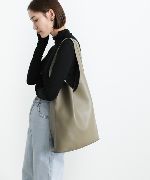select MOCA（セレクトモカ）の「フェイクレザーホーボーバッグ（トートバッグ・レディース・ブラック/ブラウン/アイボリー/ペールイエロー/カーキ・FREE）」の8枚目の写真