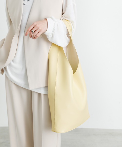 select MOCA（セレクトモカ）の「フェイクレザーホーボーバッグ（トートバッグ・レディース・ブラック/ブラウン/アイボリー/ペールイエロー/カーキ・FREE）」の11枚目の写真