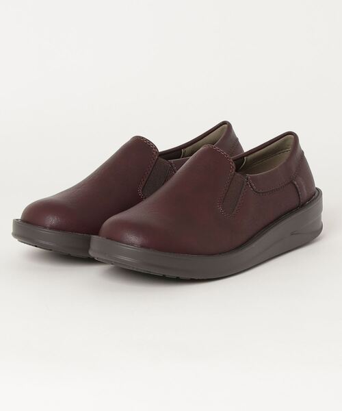 ABC-MART(エービーシーマート)の「ABC SELECT エービーシーセレクト CASUAL SLIP ON カジュアルシューズ WINE(スニーカー・レディース・レッド・SMALL/LARGE/X-LARGE/MEDIUM)」の1枚目の写真