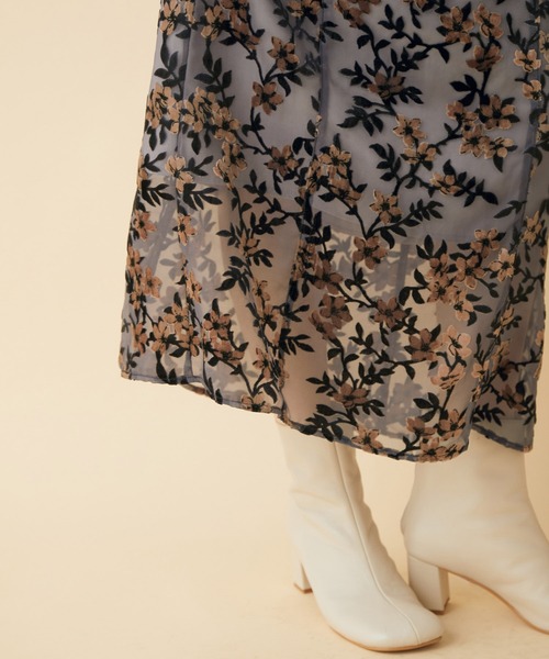 MADEMOISELLE ROPE'（マドモアゼル ロペ）の「【セットアップ対応】フロッキーフラワーストレートスカート（スカート・レディース・ブラウン系その他/ブルー系その他・38）」の16枚目の写真
