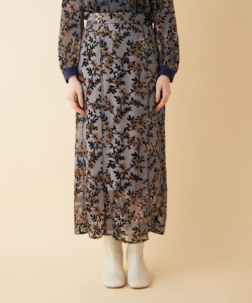 MADEMOISELLE ROPE'（マドモアゼル ロペ）の「【セットアップ対応】フロッキーフラワーストレートスカート（スカート・レディース・ブラウン系その他/ブルー系その他・38）」の13枚目の写真