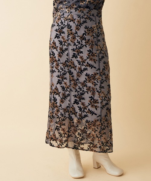 MADEMOISELLE ROPE'（マドモアゼル ロペ）の「【セットアップ対応】フロッキーフラワーストレートスカート（スカート・レディース・ブラウン系その他/ブルー系その他・38）」の19枚目の写真