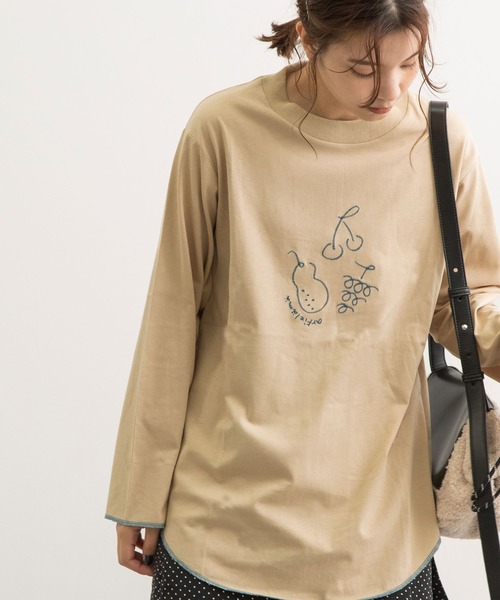 POU DOU DOU(プードゥドゥ)の「ギザギザステッチフルーツロングスリーブTee(Tシャツ/カットソー・レディース・ベージュ/オフホワイト・3)」の1枚目の写真