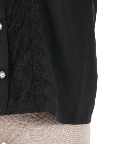 axes femme POETIQUE（アクシーズファムポエティック）の「ビジューブローチ付ＢＬ（シャツ/ブラウス・レディース・ワイン/キナリ/ブラック・MEDIUM）」の11枚目の写真