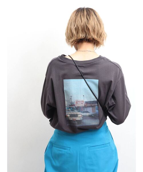 Ungrid(アングリッド)の「バックフォトプリントロングスリーブTee(Tシャツ/カットソー・レディース・オフホワイト/チャコールグレー・FREE)」の4枚目の写真