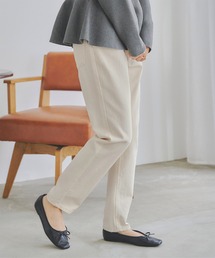 スリムテーパードデニムパンツ