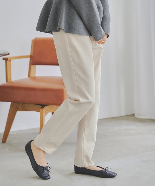 titivate(ティティベイト)の「スリムテーパードデニムパンツ(デニムパンツ・レディース・ホワイト系その他/ライトブルー/ブルー/ブラック・S/M/L)」の1枚目の写真