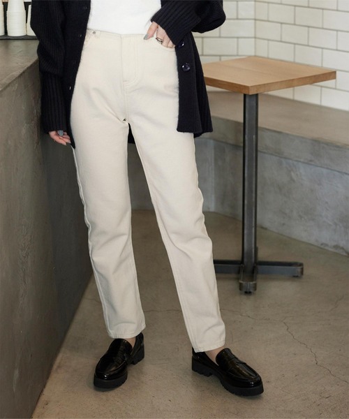 titivate(ティティベイト)の「スリムテーパードデニムパンツ(デニムパンツ・レディース・ホワイト系その他/ライトブルー/ブルー/ブラック・S/M/L)」の19枚目の写真