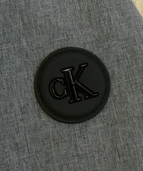 Calvin Klein(カルバン・クライン)の「CK フリースバックソフトシェルジャケット(ナイロンジャケット・メンズ・ブラック/ホワイト/チャコール/ライトグレー・S/M/L/XL)」の18枚目の写真