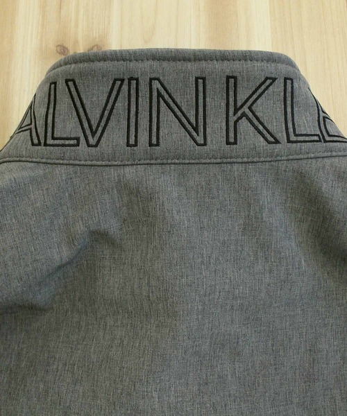 Calvin Klein(カルバン・クライン)の「CK フリースバックソフトシェルジャケット(ナイロンジャケット・メンズ・ブラック/ホワイト/チャコール/ライトグレー・S/M/L/XL)」の19枚目の写真