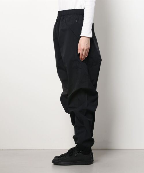 Y-3（ワイスリー）の「W CLASSIC LIGHT SHELL PANTS（その他パンツ・レディース・ブラック・SMALL/X-SMALL/XX-SMALL）」の4枚目の写真