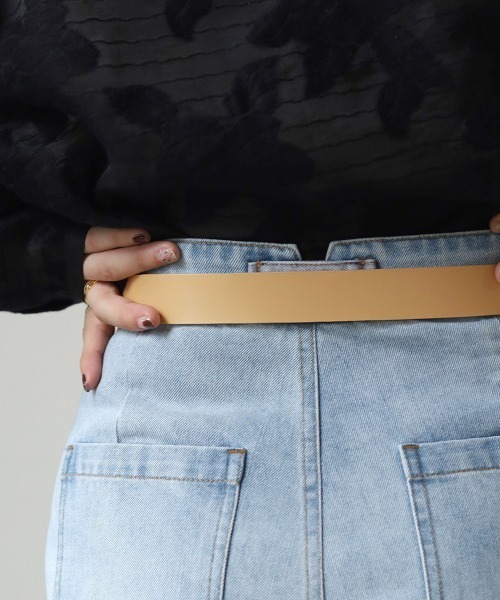 Bab（バブ）の「スクエアバックルカラーベルト（ベルト・レディース・サックスブルー/ブラック/ベージュ/イエロー・ONESIZE）」の6枚目の写真