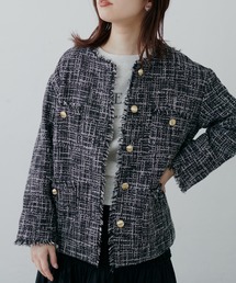 クラシックでお上品な雰囲気に仕上がるツイードジャケット