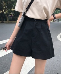 H.Warren（エイチウォーレン）の「ハイウエストフロントタック入りショートパンツ（その他パンツ）」