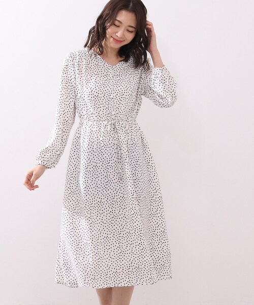 DRESKIP(ドレスキップ)の「◆変形ドットVネックワンピース(ワンピース・レディース・ホワイト系3/ブラック系/ブルー系5・02/03/04)」の1枚目の写真