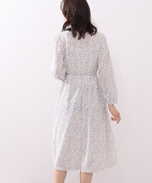 DRESKIP(ドレスキップ)の「◆変形ドットVネックワンピース(ワンピース・レディース・ホワイト系3/ブラック系/ブルー系5・02/03/04)」の5枚目の写真