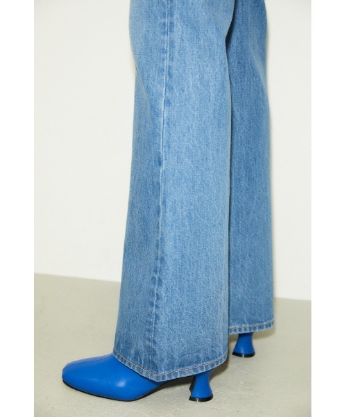 THROW by SLY（スローバイスライ）の「THROW HW SEMI FLARE PT-A ハイウエスト セミ フレア デニムパンツ（デニムパンツ・レディース・ブルー・23inch/24inch/25inch/26inch）」の7枚目の写真