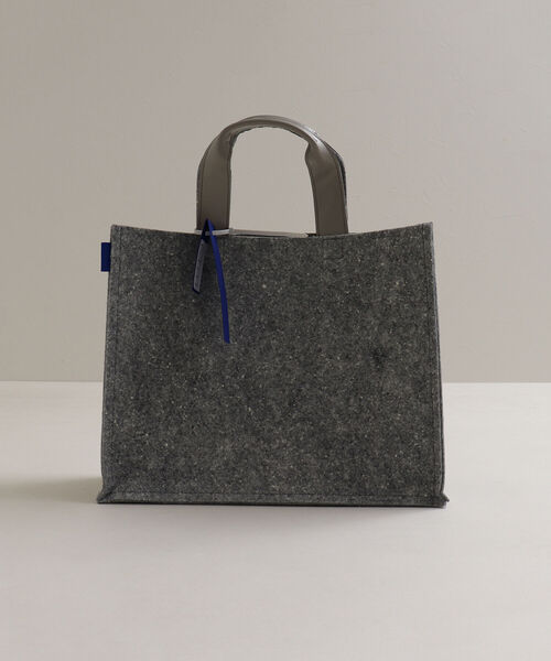 GLOSTER（グロスター）の「【BLAW/ブラウ】デッドストックフェルトトート 横型Mサイズ HORIZONTAL（トートバッグ・メンズ・グレー・FREE）」の6枚目の写真