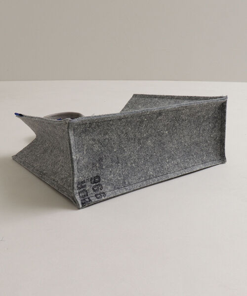GLOSTER（グロスター）の「【BLAW/ブラウ】デッドストックフェルトトート 横型Mサイズ HORIZONTAL（トートバッグ・メンズ・グレー・FREE）」の10枚目の写真