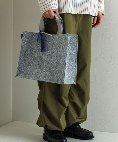 GLOSTER（グロスター）の「【BLAW/ブラウ】デッドストックフェルトトート 横型Mサイズ HORIZONTAL（トートバッグ・メンズ・グレー・FREE）」の7枚目の写真