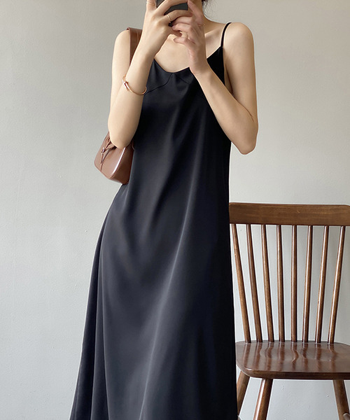 c.u.l(シーユーエル)の「【c.u.l:w】シンプルキャミソールワンピース culw188(ワンピース・レディース・マスタード/ブラック・L/M)」の2枚目の写真