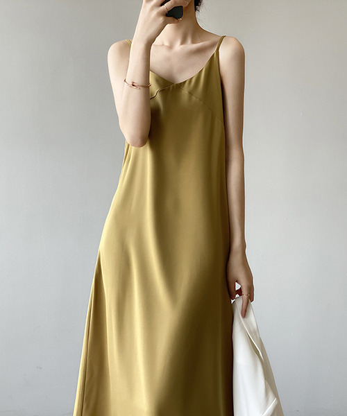 c.u.l(シーユーエル)の「【c.u.l:w】シンプルキャミソールワンピース culw188(ワンピース・レディース・マスタード/ブラック・L/M)」の5枚目の写真