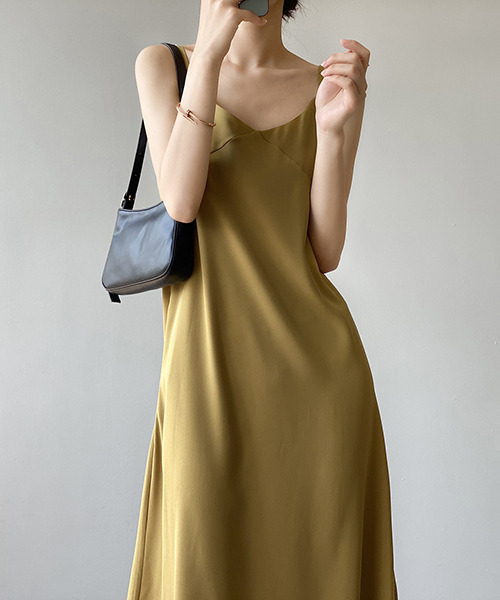 c.u.l(シーユーエル)の「【c.u.l:w】シンプルキャミソールワンピース culw188(ワンピース・レディース・マスタード/ブラック・L/M)」の8枚目の写真