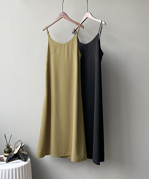 c.u.l(シーユーエル)の「【c.u.l:w】シンプルキャミソールワンピース culw188(ワンピース・レディース・マスタード/ブラック・L/M)」の10枚目の写真