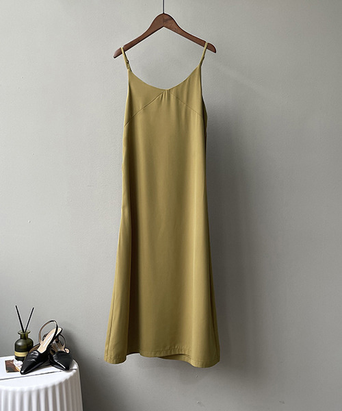 c.u.l(シーユーエル)の「【c.u.l:w】シンプルキャミソールワンピース culw188(ワンピース・レディース・マスタード/ブラック・L/M)」の17枚目の写真