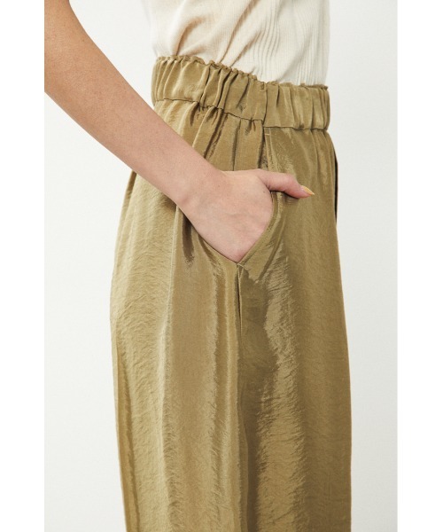 BLACK BY MOUSSY（ブラックバイマウジー）の「satin cocoon pants（サテンコクーンパンツ）（その他パンツ・レディース・ブラック/カーキ/ブルー・1/2）」の10枚目の写真