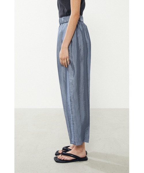 BLACK BY MOUSSY（ブラックバイマウジー）の「satin cocoon pants（サテンコクーンパンツ）（その他パンツ・レディース・ブラック/カーキ/ブルー・1/2）」の22枚目の写真