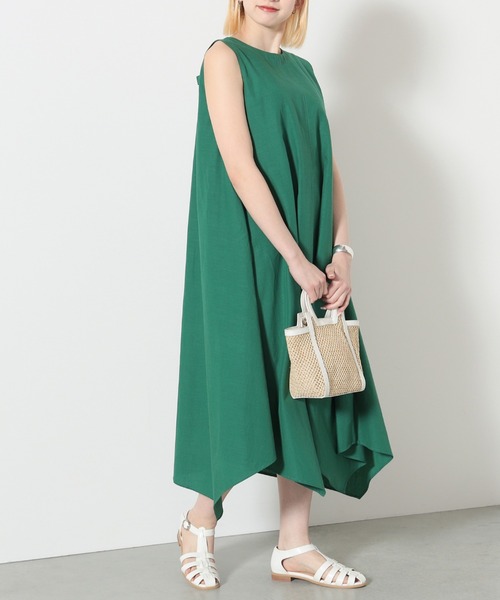 ルネreneフレアワンピース ルネ Rene エレガントな総刺繍のワンピース