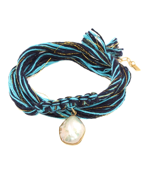 Lui's（ルイス）の「HAPPY CHOKAS LAB(ハッピー･チョーカーズ･ラボ) ブレス（ブレスレット・メンズ・ネイビー/ブラック/ホワイト/サックスブルー・FREE）」の4枚目の写真