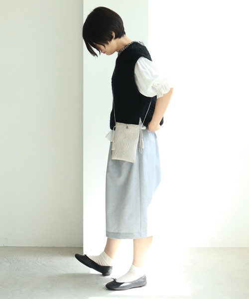 yuni（ユニ　）の「ネパールハンドニット　short vest（ベスト・レディース・ブラック/アイボリー・FREE）」の6枚目の写真