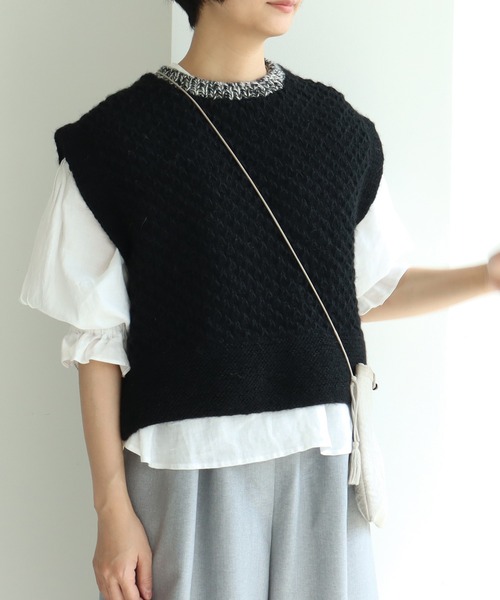 yuni（ユニ　）の「ネパールハンドニット　short vest（ベスト・レディース・ブラック/アイボリー・FREE）」の7枚目の写真