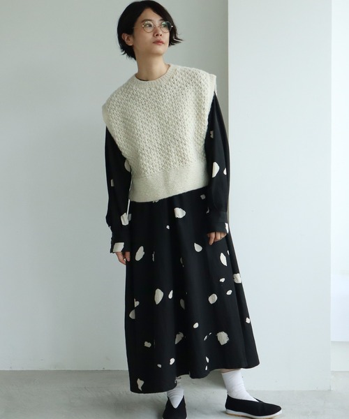 yuni（ユニ　）の「ネパールハンドニット　short vest（ベスト・レディース・ブラック/アイボリー・FREE）」の11枚目の写真