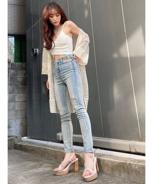 GYDA（ジェイダ）の「H/Wサイドベルトデザイン スキニーデニムパンツ（デニムパンツ・レディース・ライトブルー/ブラック・SMALL/MEDIUM/X-SMALL）」の9枚目の写真