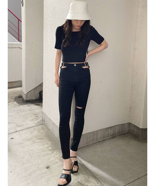 GYDA（ジェイダ）の「H/Wサイドベルトデザイン スキニーデニムパンツ（デニムパンツ・レディース・ライトブルー/ブラック・SMALL/MEDIUM/X-SMALL）」の15枚目の写真