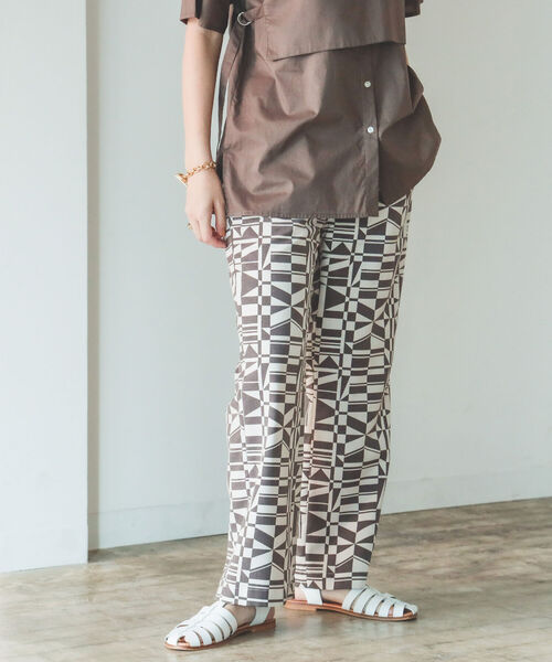 B:MING by BEAMS（ビーミングバイビームス）の「B:MING by BEAMS / ジオメトリック プリント パンツ（その他パンツ・レディース・ブラウン系/オリーブ系・SMALL/MEDIUM）」の3枚目の写真