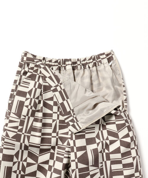 B:MING by BEAMS（ビーミングバイビームス）の「B:MING by BEAMS / ジオメトリック プリント パンツ（その他パンツ・レディース・ブラウン系/オリーブ系・SMALL/MEDIUM）」の12枚目の写真