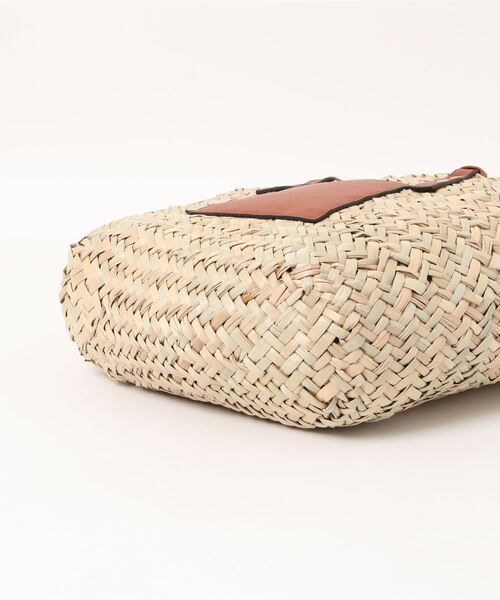 VIS(ビス)の「【ORGABITS(R)】フロントポケット水草バッグ【sustainable】(かごバッグ・レディース・ホワイト/キャメル・FREE)」の22枚目の写真