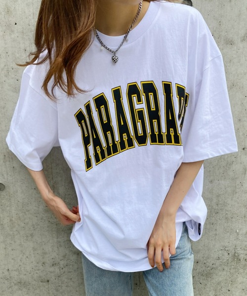 Paragraph(パラグラフ)の「PARAGRAPH(パラグラフ)/Modern Printing T-SHIRT/オーバーサイズ ロゴプリント Tシャツ(Tシャツ/カットソー・レディース・ホワイト/チャコールグレー/パープル/ブルー/ホワイト系その他・FREE)」の2枚目の写真