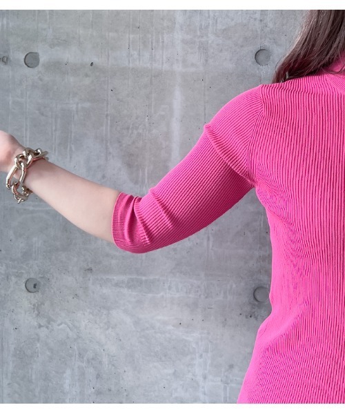 Dignite collier(ディニテコリエ)の「【Dignite collier/ディニテコリエ】バックパールボトルネックリブニット(ニット/セーター・レディース・ピンク・FREE)」の7枚目の写真