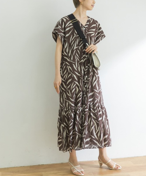 URBAN RESEARCH（アーバンリサーチ）の「Leafプリントティアードワンピース（ワンピース・レディース・ベージュ系その他/ブラウン系その他・FREE）」の21枚目の写真