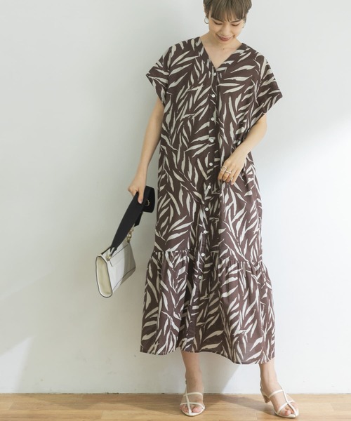 URBAN RESEARCH（アーバンリサーチ）の「Leafプリントティアードワンピース（ワンピース・レディース・ベージュ系その他/ブラウン系その他・FREE）」の22枚目の写真